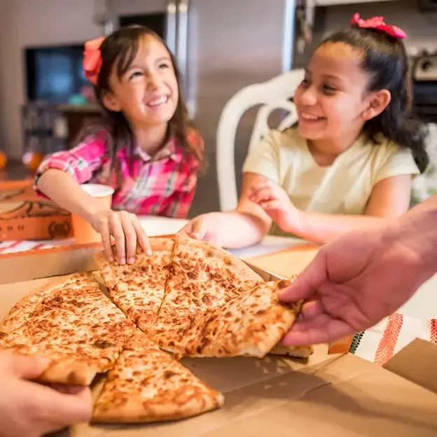 Pizzas preparadas en Little Caesars